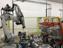 VLM-RSystem robot expands the seventh axis