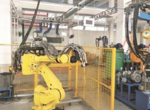 VLM-RSystem robot expands the seventh axis