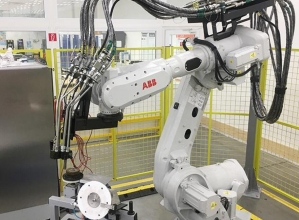 VLM-RSystem robot expands the seventh axis