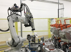 VLM-RSystem robot expands the seventh axis