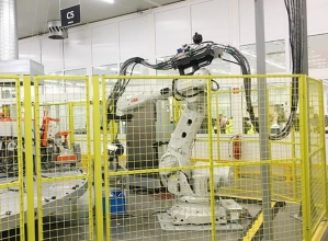 VLM-RSystem robot expands the seventh axis